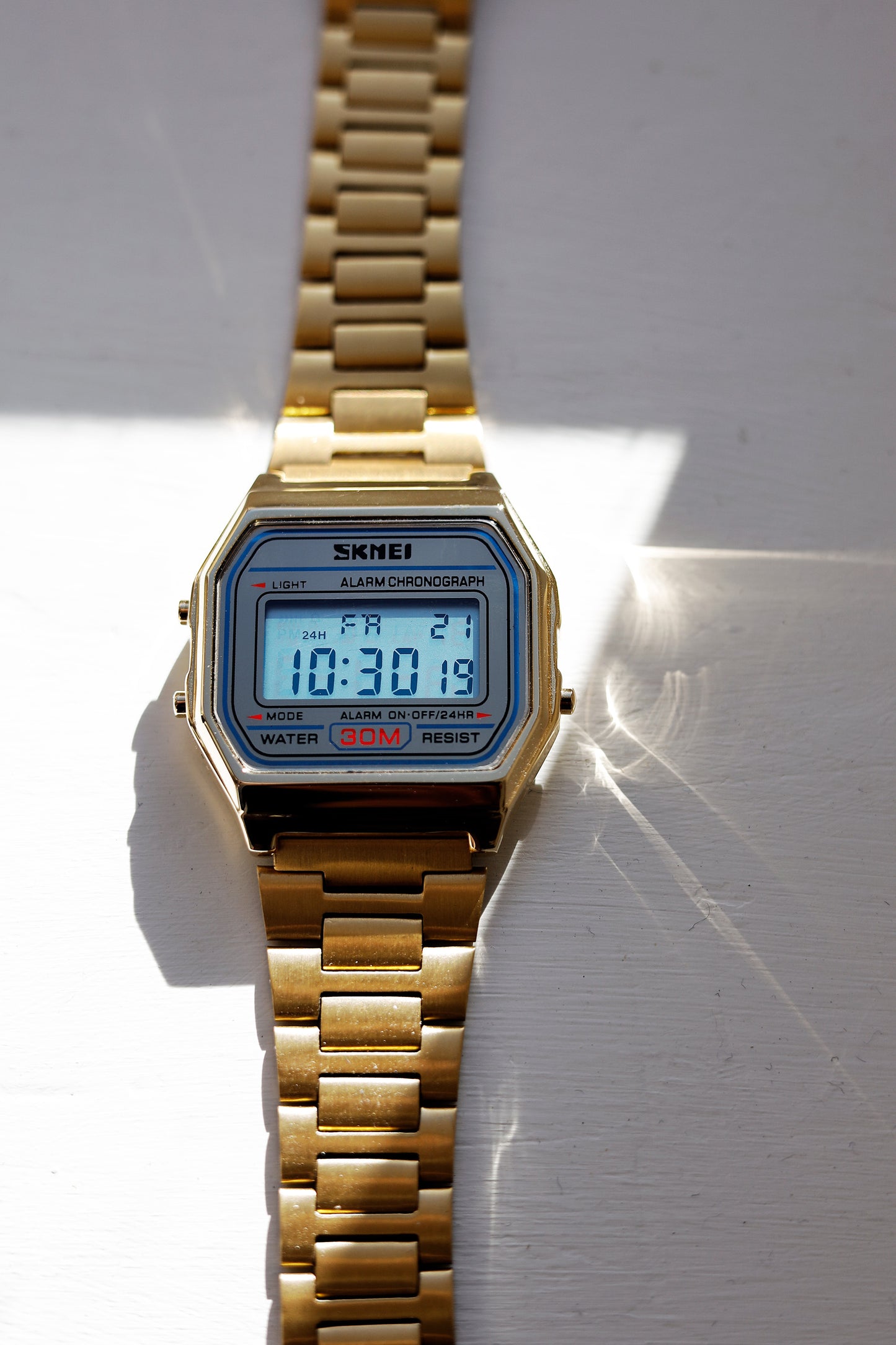 The Captain ∞ Klassisk Retro Future Digital Armbåndsur