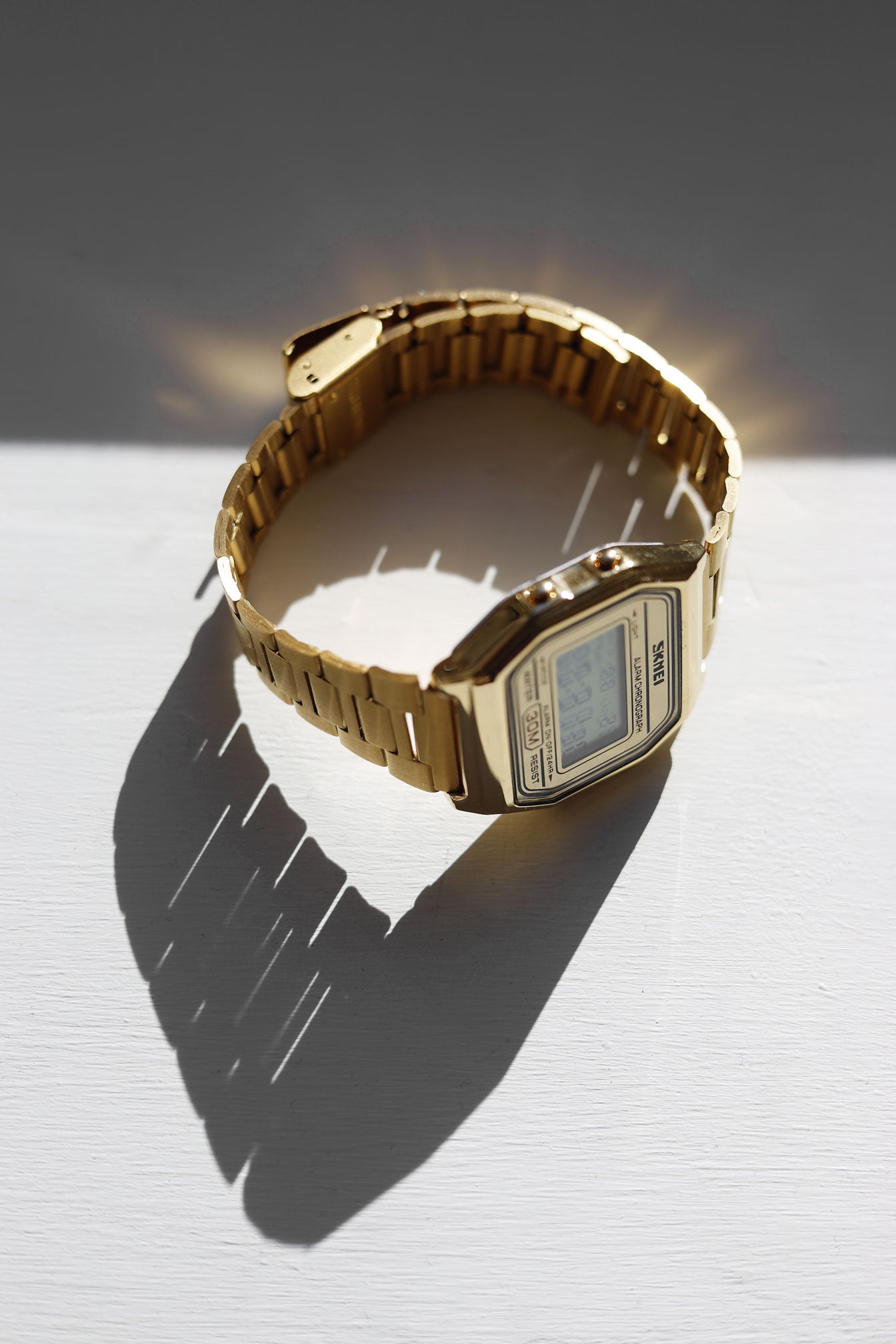 The Captain ∞ Klassisk Retro Future Digital Armbåndsur