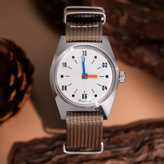 Phantom ∞ mekanisk retroklokke som utstråler stil